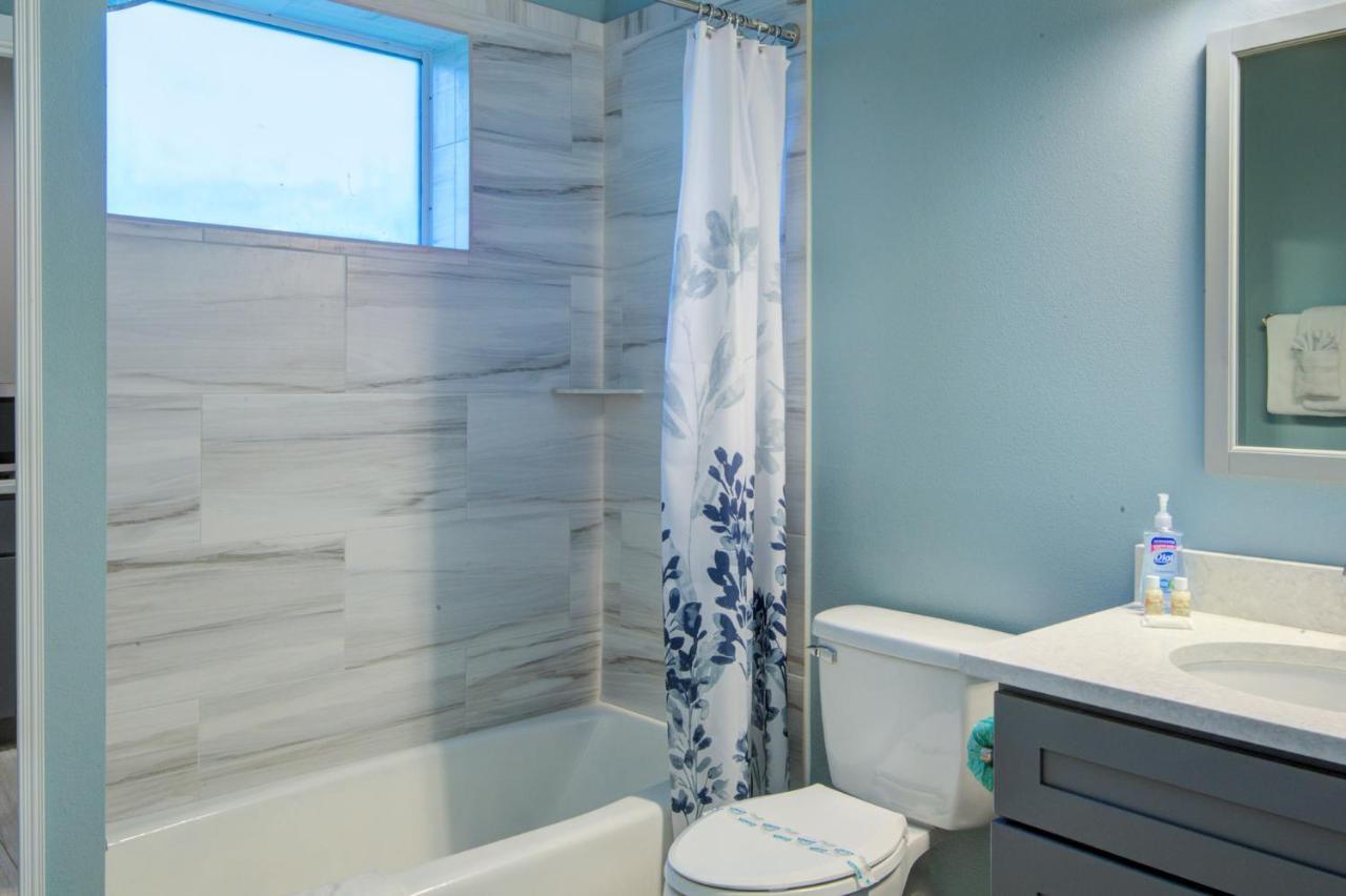 Hs#2- Modern Next To Premier Sports Complex Apartment *
